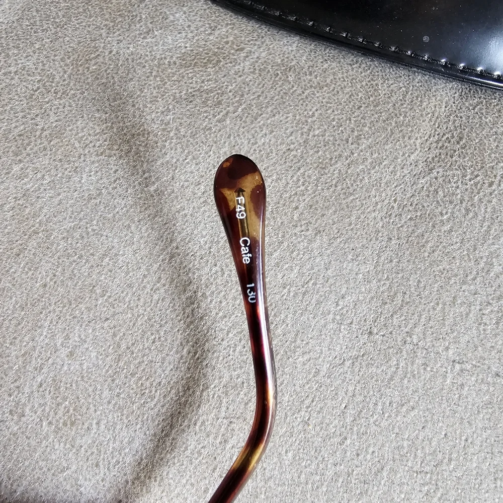 Fendi Elegant Metal Logo Gold and Brown‎ Italy Chic Classy Frame Glasses